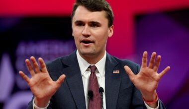 É falso que vocalista do Metallica vai ajudar família de Charlie Kirk. Entenda o que aconteceu | Mundo