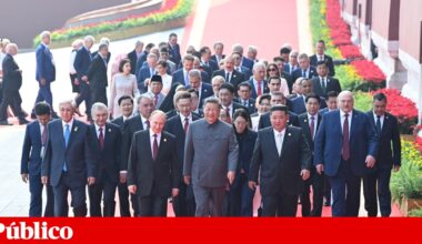 Parada militar une Xi, Putin e Kim em Pequim. Trump amua | China