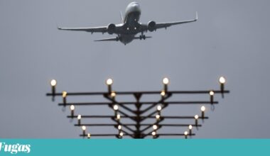 Ryanair corta operação em Espanha: fecha base em Santiago de Compostela e deixa Vigo | Voos
