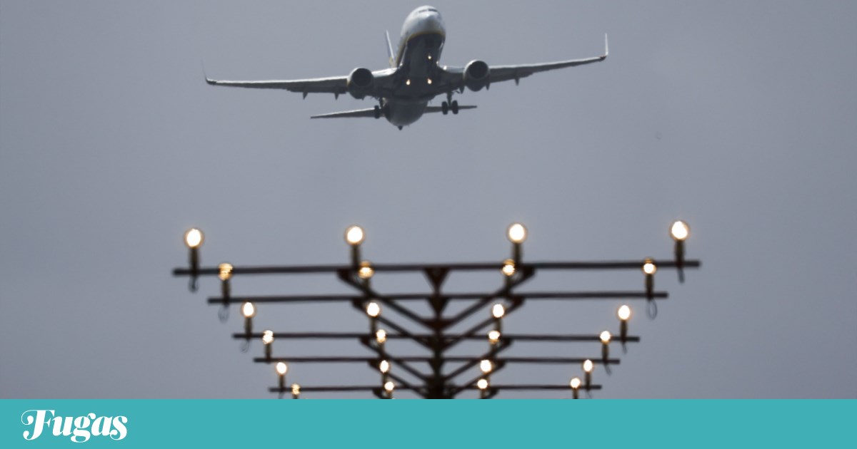 Ryanair corta operação em Espanha: fecha base em Santiago de Compostela e deixa Vigo | Voos