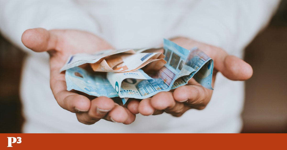 Cerca de 10% dos jovens europeus gastam quase metade do rendimento para pagar a renda | União Europeia