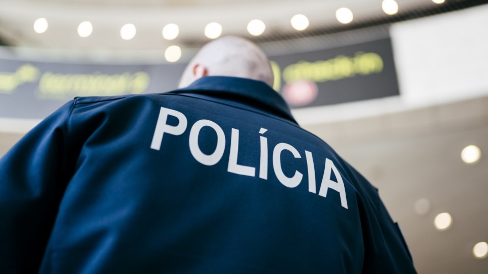 PSP detém indivíduo armado na mesquita da Damaia | Crime