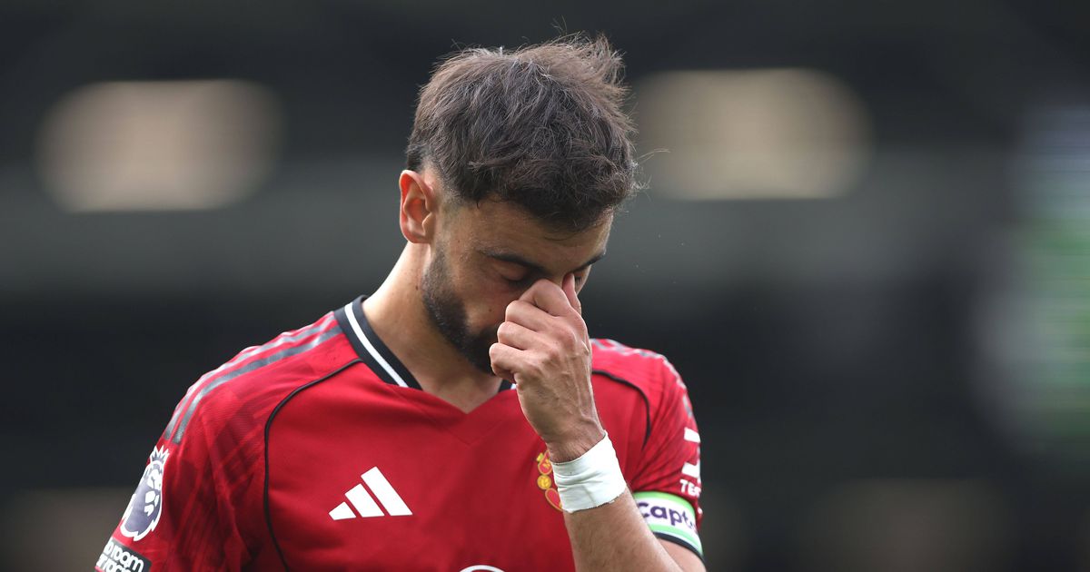 Roy Keane não perdoa e volta a apontar o dedo a Bruno Fernandes