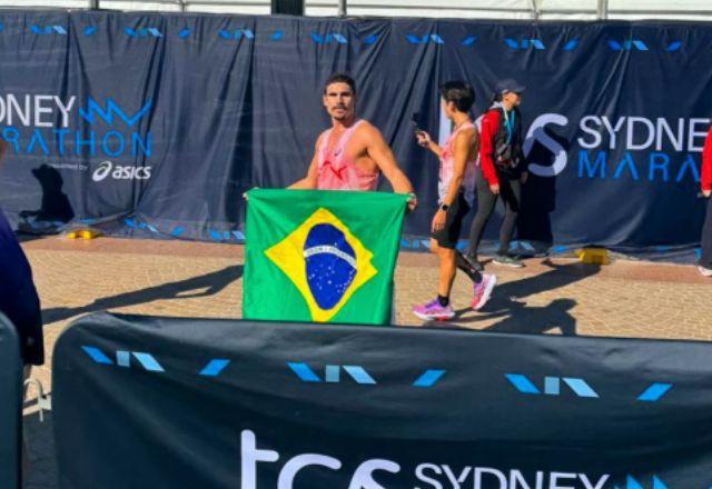 SBT TV | Nicolas Prattes faz história com melhor tempo em maratona de Sydney