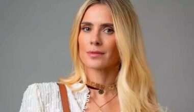 SBT TV | Carolina Dieckmmann celebra 47 anos e impressiona com boa forma