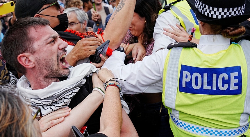 Mais de 400 detidos em protesto de apoio à Ação Palestina em Londres