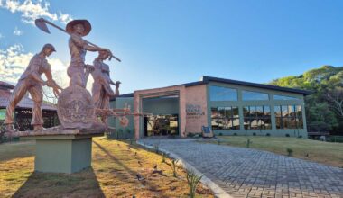 Turek eterniza história de Ivaiporã em monumentos na Casa da Memória