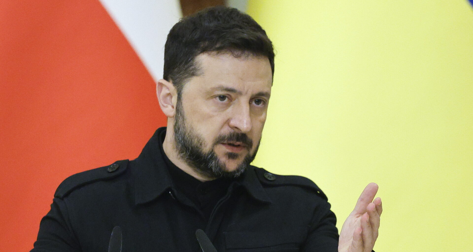 "Terror aéreo". Zelensky diz que Rússia lançou mais de 3.500 drones este mês