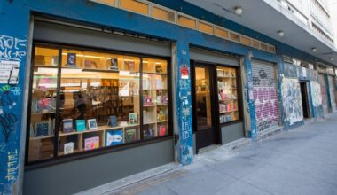 Livraria dedicada a livros escritos por mulheres muda de endereço em SP