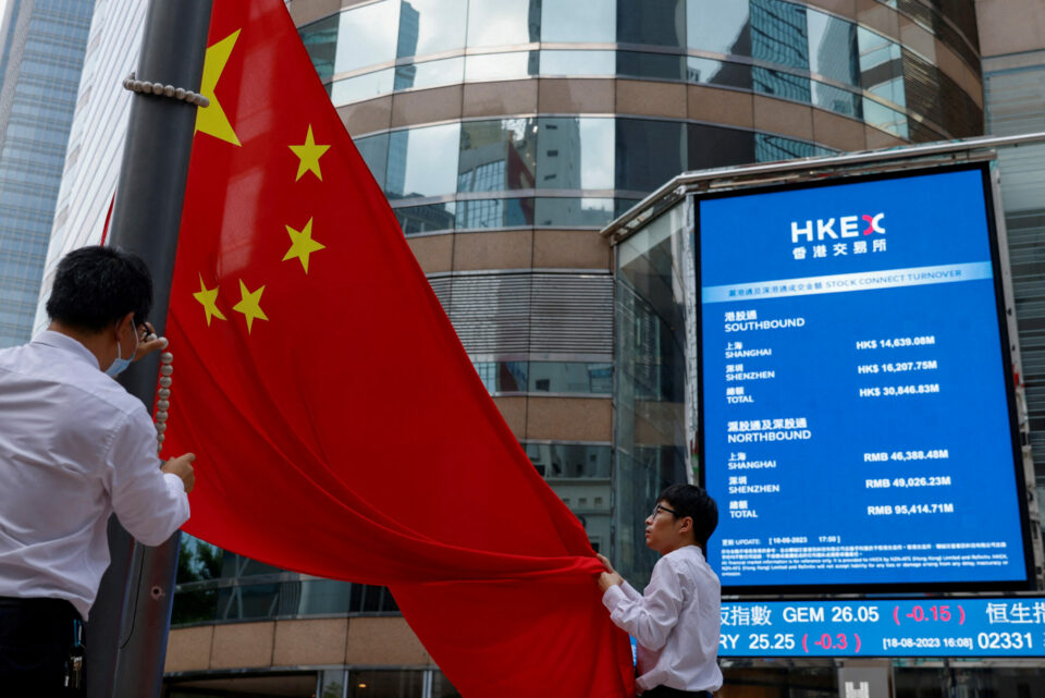 Ações chinesas registam maior queda em cinco meses após parada militar