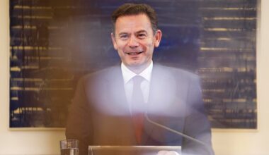 Primeiro-ministro indigita Manuel António da Silva Vieira como novo diretor do SIED