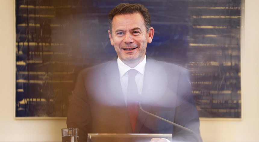 Primeiro-ministro indigita Manuel António da Silva Vieira como novo diretor do SIED