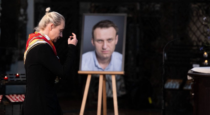 Aponta o dedo a Putin. Viúva de Navalny afirma que opositor russo foi envenenado
