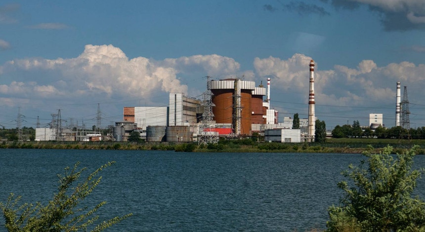 "Segurança em risco". Drone detonado perto de central nuclear no sul da Ucrânia