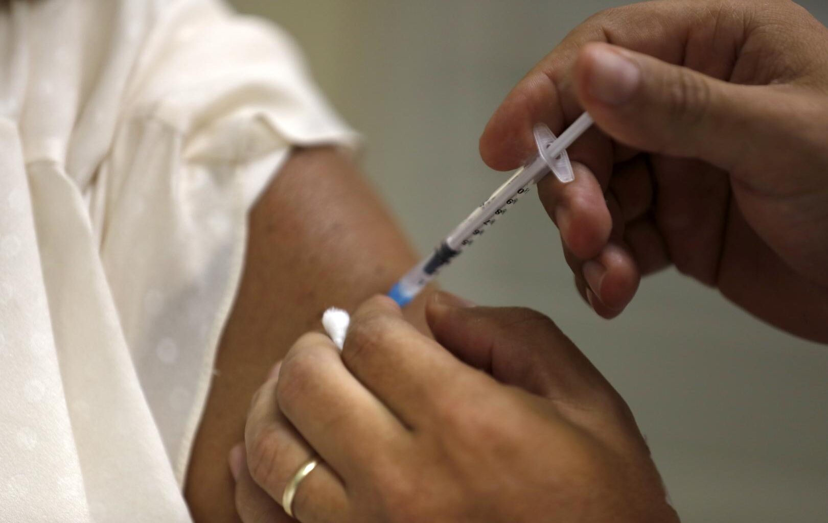 PBH reforça chamado de usuários de PrEP para a vacinação contra a hepatite A
