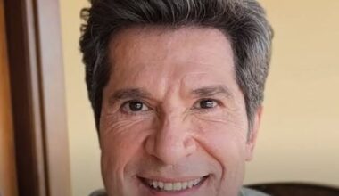 O cantor Daniel entrou na Justiça de São Paulo por danos morais contra uma empresa, pedindo um valor de R$ 34 mil. Segundo ele, comprou duas scooters [moto] no ano passado, 2024, pelo valor de R$ 12 mil cada uma. A primeira recebeu com atraso, se - instagram.com