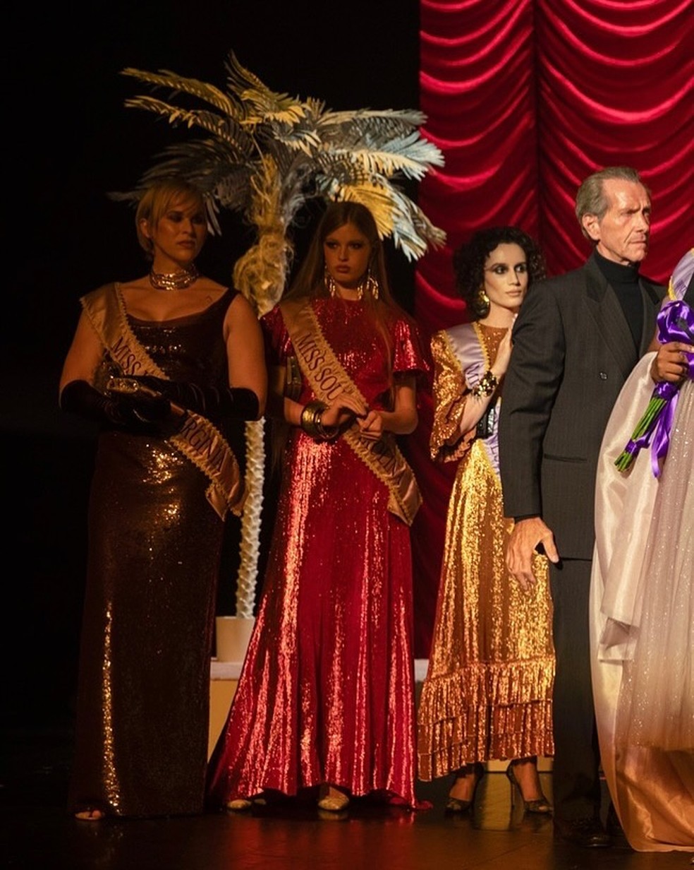 Vivian Wilson, filha trans de Elon Musk, estreia na Fashion Week em NY. — Foto: Reprodução / Instagram / Alexis Bittar