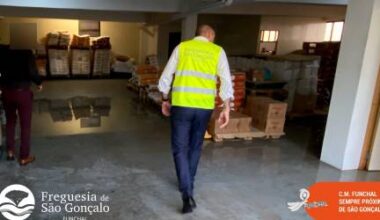 Inundação em São Gonçalo afetou casas e armazém (com fotos e vídeo)