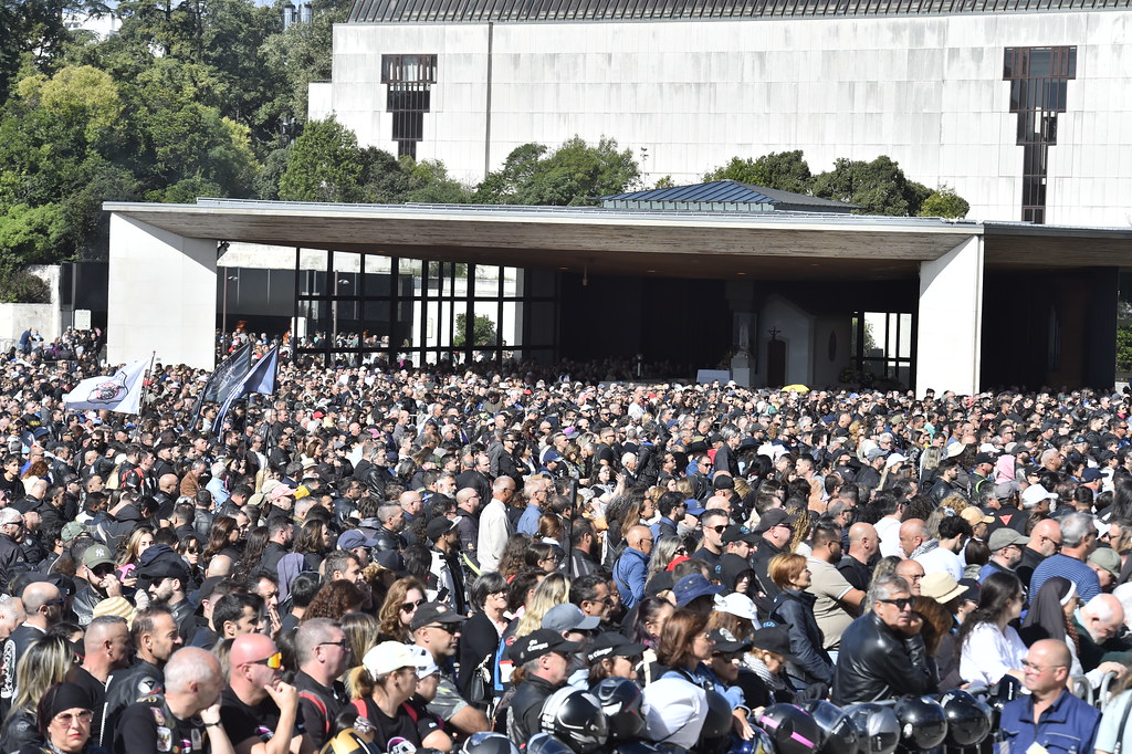 Bênção dos capacetes - Santuário de Fátima