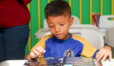 ‘Casinha do Livro’ leva encanto e novas histórias a alunos da escola Santa Rosa 2