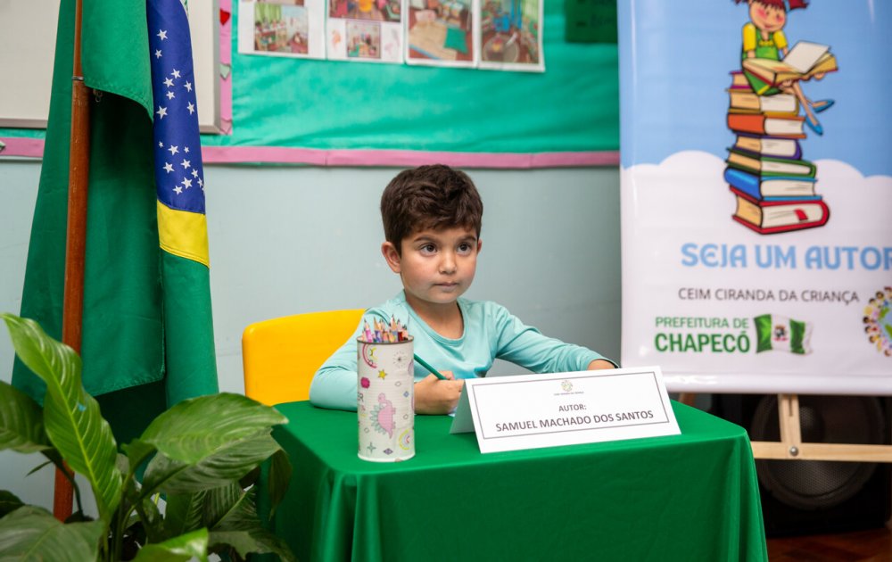 Pré-escola do CEIM Ciranda da Criança lança livro sobre os peixes