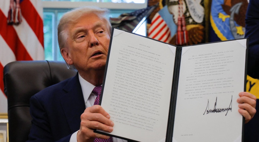 Trump muda nome do Pentágono para "Departamento de Guerra"