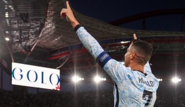 Liga Portugal distingue Cristiano Ronaldo com o prémio `Melhor de Sempre`