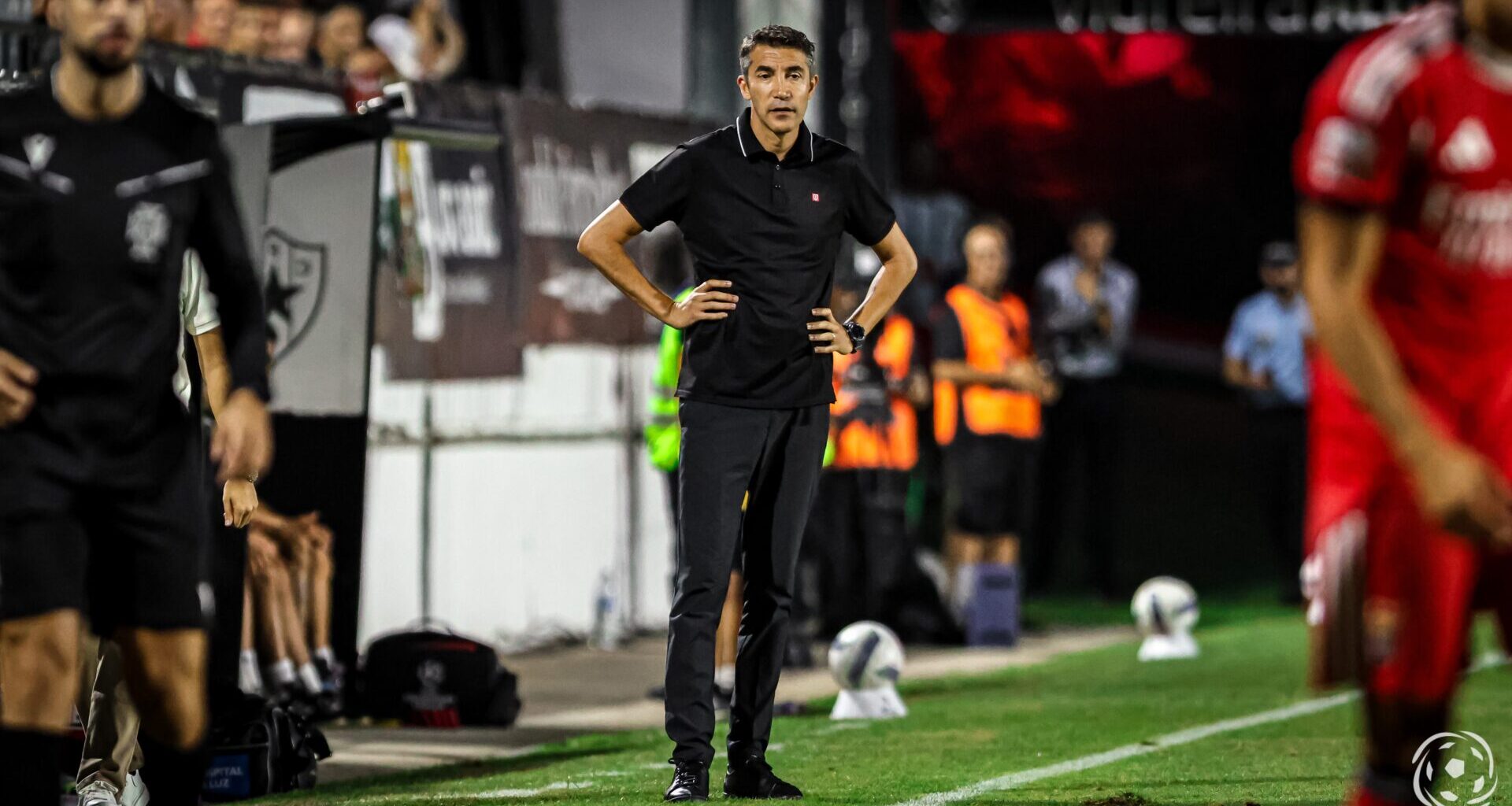 Benfica continua ataque ao mercado e tenta desviar jogador do FC Porto