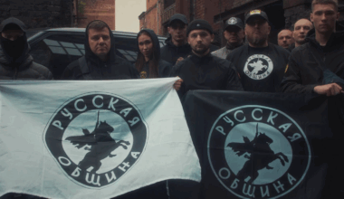 "Muitos foram para a guerra; nós mantemos a ordem": Grupo de extrema-direita patrulha ruas na Rússia contra imigrantes