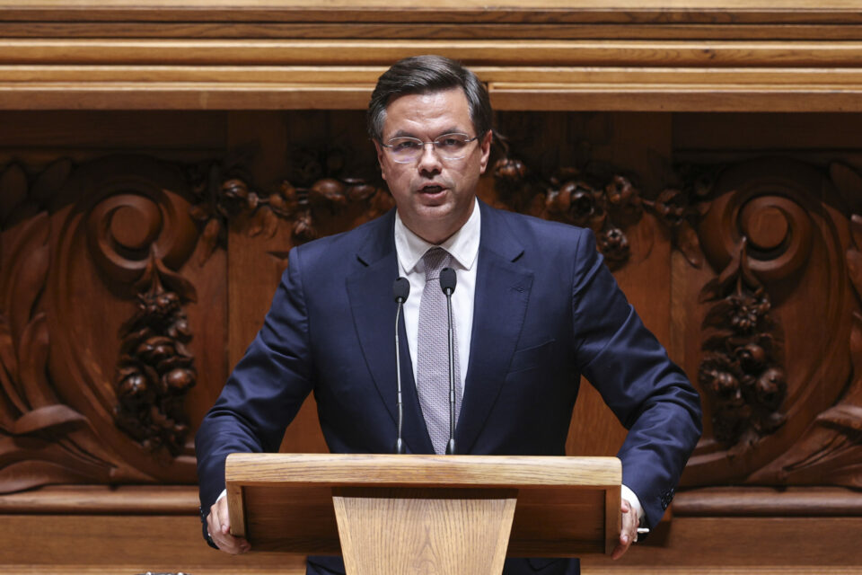 Governo "não tem no horizonte despedimentos na Administração Pública"