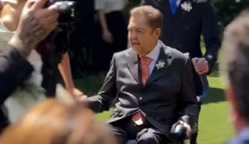 Faustão aparece de cadeira de rodas e emociona internet
