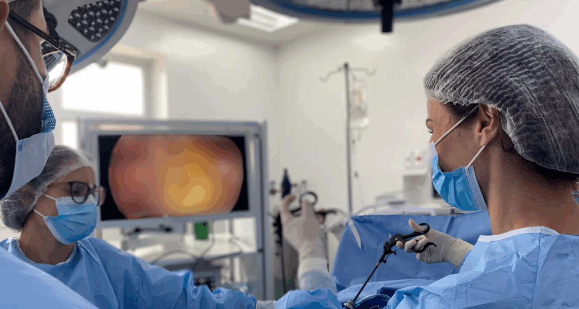 HABF avança em qualidade e segurança do paciente com uso da torre de videocirurgia