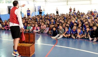 Na ZN, Feijão Letrado doa livros e transforma escolas em espaços de imaginação e cultura