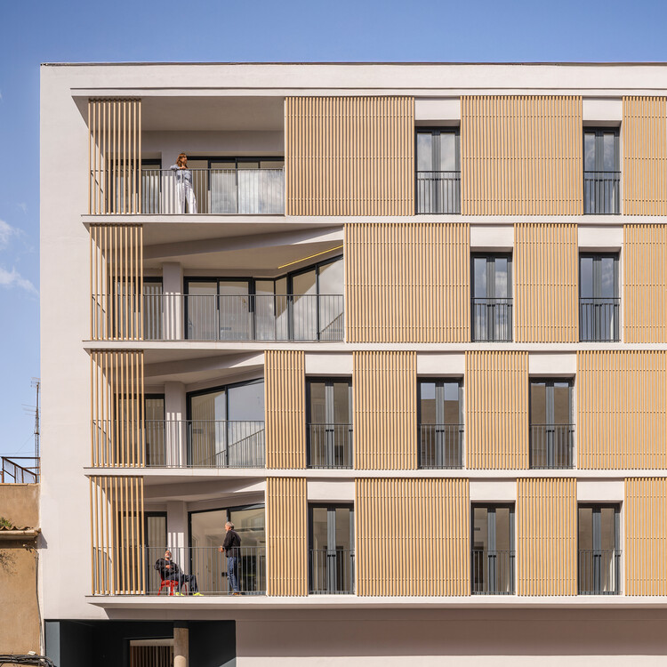 Edifício Residencial Foners / gon architects - Fotografia de Exterior, Balcão