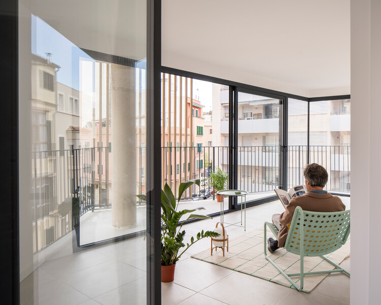 Edifício Residencial Foners / gon architects - Fotografia de Interiores, Balcão