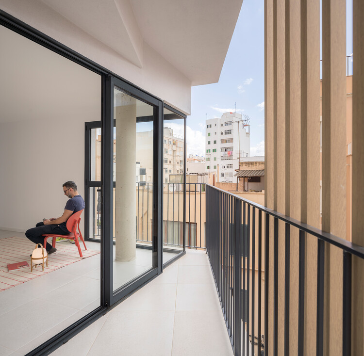Edifício Residencial Foners / gon architects - Fotografia de Interiores, Balcão