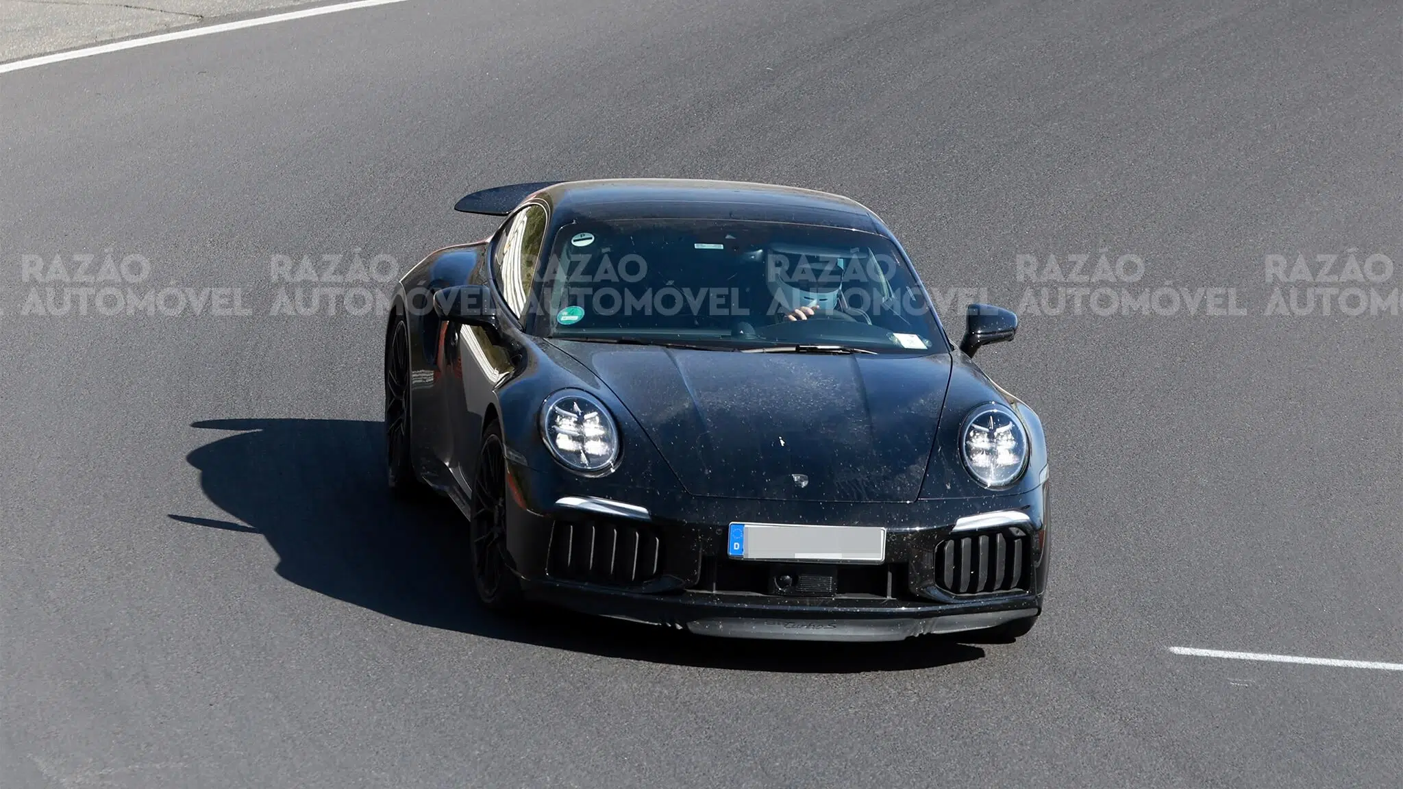 Porsche 911 Turbo visto de frente