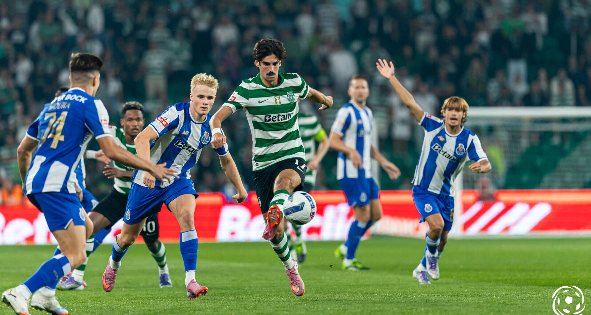 Sporting e FC Porto pediram informações sobre antigo avançado do Vitória SC