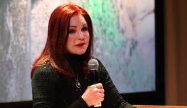 Priscilla Presley relata perda da filha Lisa Marie: 'Segundo dia mais triste da minha vida'
