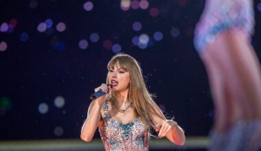 Taylor Swift frustra brasileiros e não aparece no jogo do noivo Travis Kelce em SP