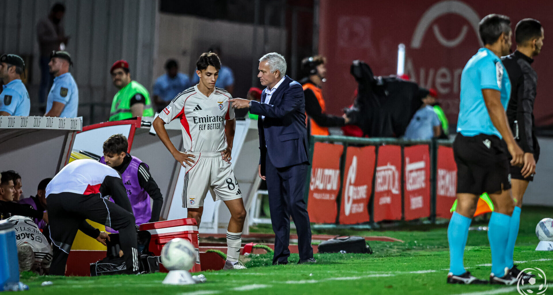 Imprensa austríaca coloca antigo adjunto de José Mourinho a caminho do Benfica