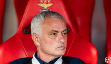 O primeiro onze de José Mourinho no Benfica ... em 2000