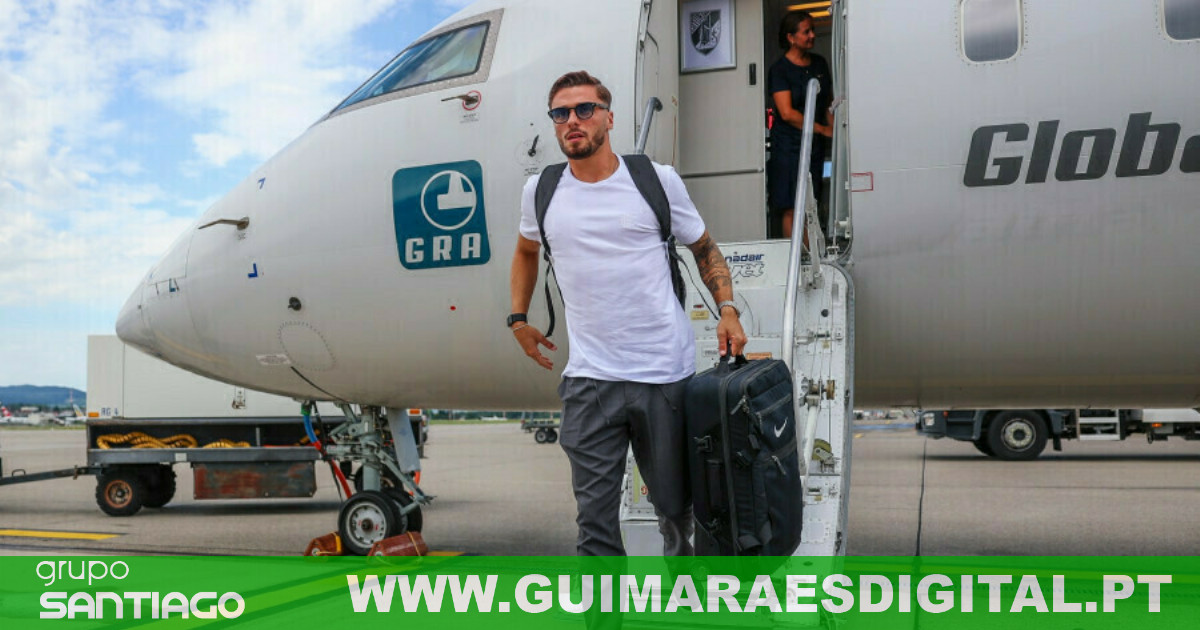 Vitória acertou transferência de Nuno Santos para o Mamelodi Sundowns