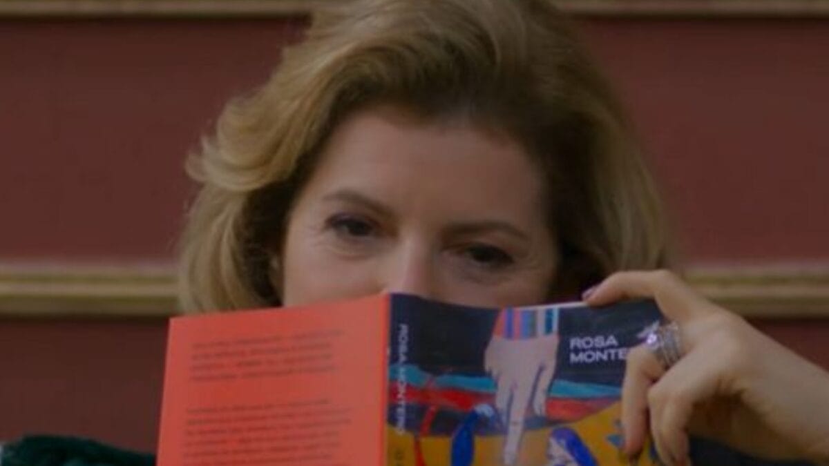 O livro que Odete Roitman estava lendo em Vale Tudo vira o mais vendido do país em 24 horas