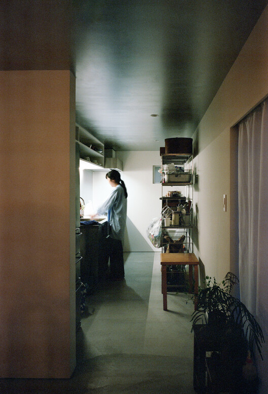 Casa Sobreposta / Office Sugurufukuda - Fotografia de Interiores, Iluminação, Cadeira
