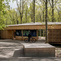Centro de Trilhas Rytterknægten / Matters architects - Fotografia de Exterior, Madeira, Floresta