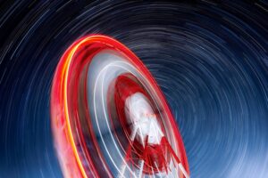 A imagem retrata a roda-gigante do Mirageland, em Uozu, Japão