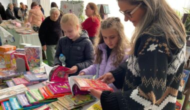 Mais de seis mil livros comercializados marcam sucesso da Feira do Livro