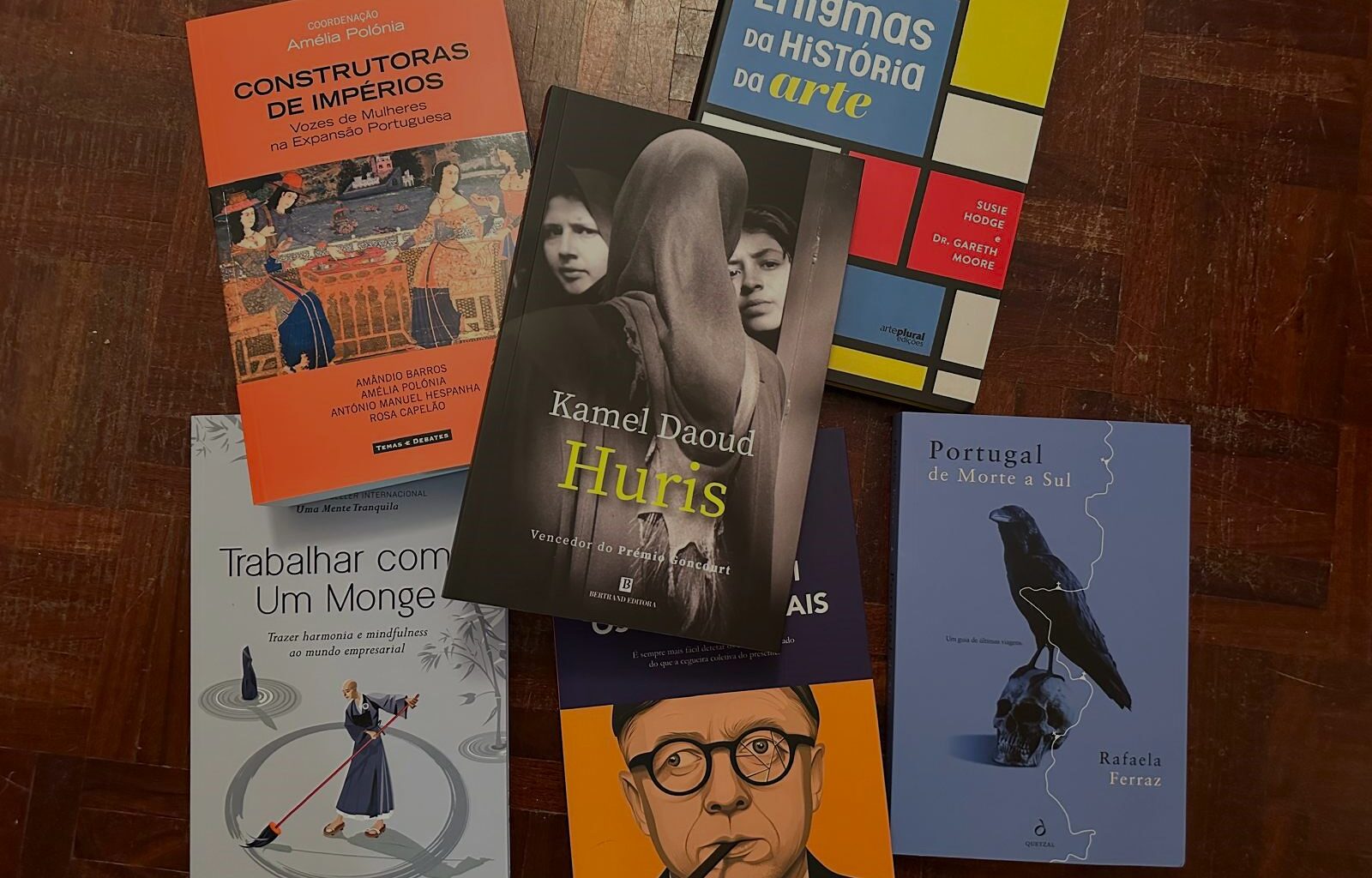 Novidades Bertrand para último trimestre incluem romance proibido de autor com "cabeça a prémio"