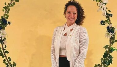 Professora da Unisanta lança livro de poesias em Santos